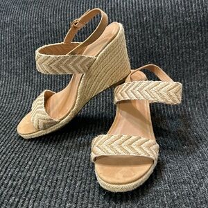 Old Navy Wedge Sandal